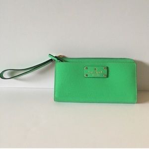 NWT Kate Spade Authentic Green Wallet Wristlet